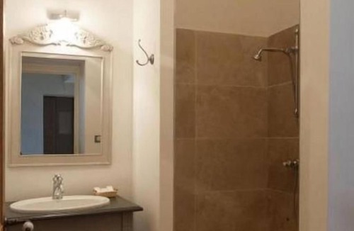 La Redorte Apartment | Studio Cosy avec Accès Piscine | Salle Bien-Être