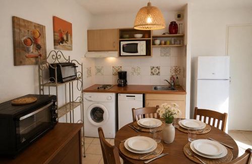 Prayssac Apartment | Studio cosy avec piscine terrasse jardin et vélos à Prayssac