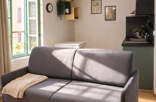 Issoire Apartment | Studio Cosy & Design - Coeur de Ville, Calme et Confort Pro