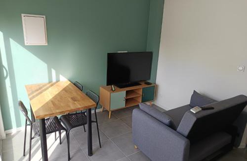 Sainte-Marie-la-Mer Apartment | Studio Cosy