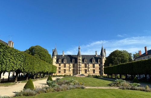 Nevers Apartment | Studio cosy LE PETIT COCON confort coeur de Nevers