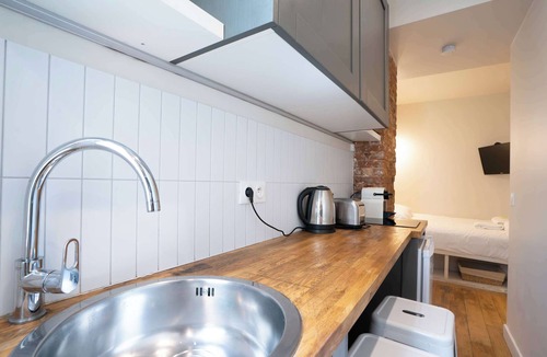 Quartier de la Chapelle Apartment | Studio cosy Love room - paris 18 -2P
