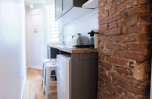 Quartier de la Chapelle Apartment | Studio cosy Love room - paris 18 -2P