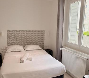 Quartier Capuche-Allies Apartment | Studio cosy - Wifi - Tram au pied