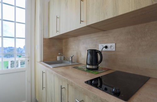 Saint-Quay-Portrieux Apartment | Studio "Direct Sea View for 2 People" with Sea View, 2 Balconies and Wi-Fi