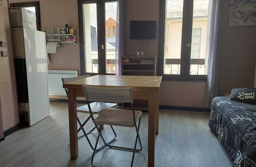 Bagneres-de-Luchon Apartment | Studio downtown