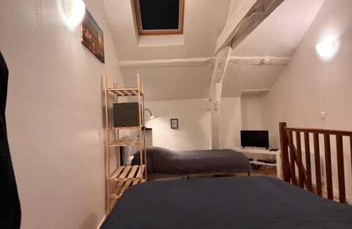 Fontainebleau Apartment | Studio duplex centre-ville au calme avec parking
