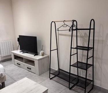 Montceau-les-Mines Apartment | Studio en centre ville