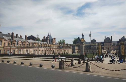 Fontainebleau Apartment | Studio in the heart of Fontainebleau. 5 minutes from the Château!