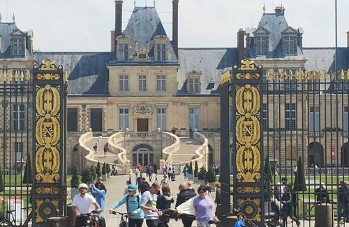 Fontainebleau Apartment | Studio in the heart of Fontainebleau. 5 minutes from the Château!