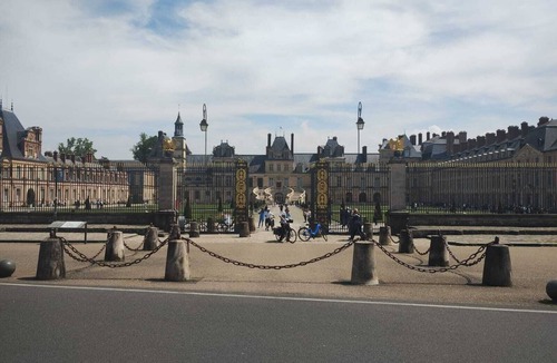Fontainebleau Apartment | Studio in the heart of Fontainebleau. 5 minutes from the Château!