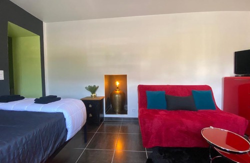 Les Salles-du-Gardon Apartment | Studio indépendant RDC, Parking privé & Wi-Fi haut débit