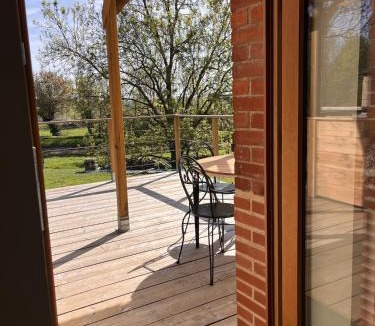 Bourg-le-Comte Apartment | Studio indépendant au calme avec terrasse