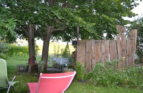 Egliseneuve-pres-Billom Bed & Breakfast | studio indépendant dans maison à la campagne