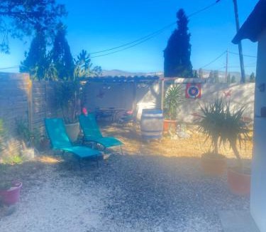 Rivesaltes Apartment | Studio jardinet Couloumines