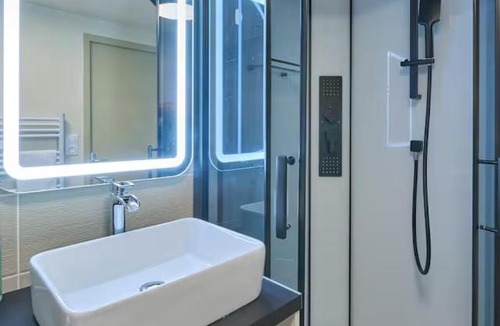 Nevers Apartment | Studio L'étape Bourguignonne situé au 1er étage