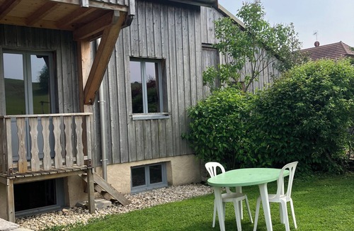Les Hopitaux-Vieux Apartment | Studio "L'Herba" overlooking fields.