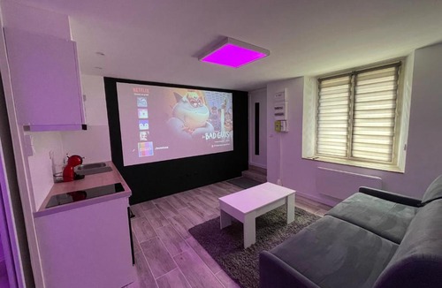 Charny Apartment | Studio Love Room spa 2 places et cinéma