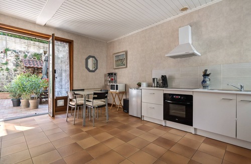 Vienne Apartment | Studio 'Maupas' with Shared Terrace and Wi-Fi