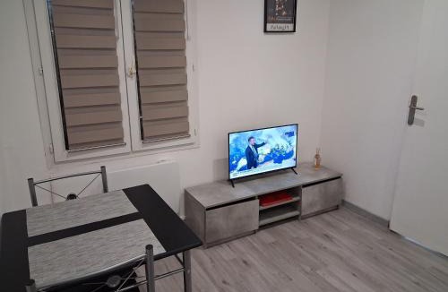 Saint-Charles du Port Apartment | Studio meublé Netflix Wi-Fi