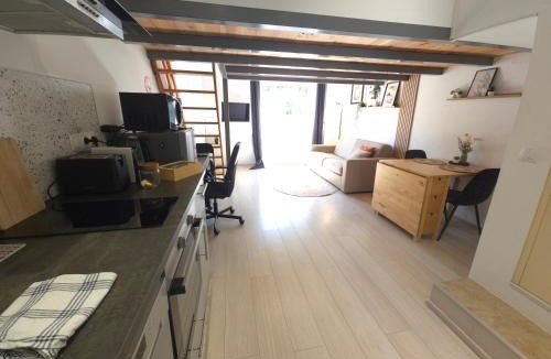 Les Avenieres Apartment | Studio mezzanine - 4 pers - Parking - 2km Walibi