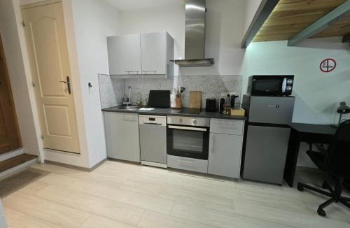 Les Avenieres Apartment | Studio mezzanine - 4 pers - Parking - 2km Walibi