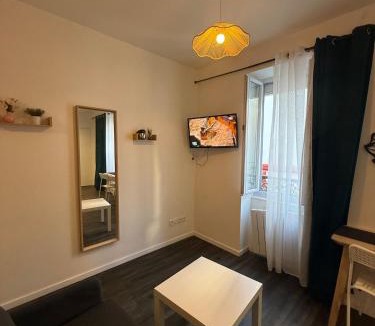 Cœur de Ville Apartment | Studio Moderne centre vichy Thermes à pieds