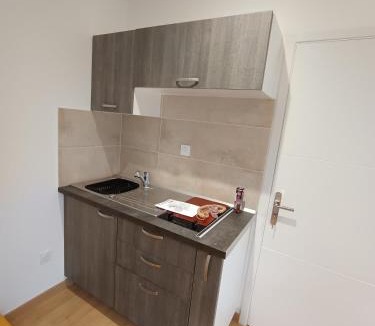 Pont-Sainte-Maxence Apartment | Studio neuf des amandines