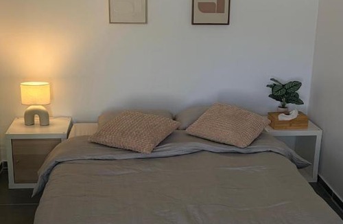 Quincy-sous-Senart House | Studio Neuf Moderne & Indépendant - Proche Gare, Paris