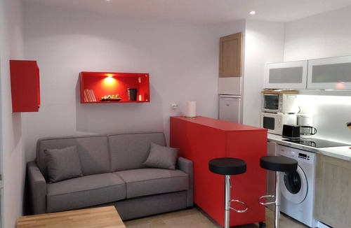 Saint-Melany Apartment | Studio of the Blue House of Ardèche - with access to the pool and the river