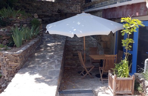 Saint-Melany Apartment | Studio of the Blue House of Ardèche - with access to the pool and the river