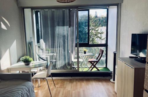 Chamalieres Apartment | Studio opposite Thermes and Casino