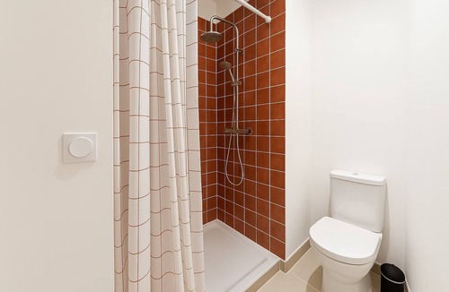 Combat Apartment | Studio Paris 19eme Metro Proche, Calme Confort