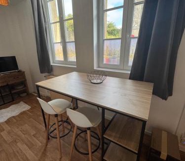 Mayenne Apartment | Studio Pensée - Proche centre ville