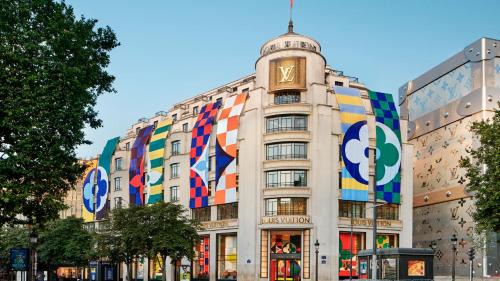 8th Arrondissement Apartment | Studio Ponthieu sur Champs Elysées - calme & design
