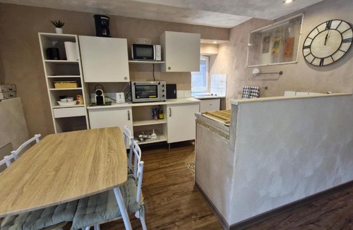 Sablons Apartment | studio Quai 84, bord du Rhône via Rhôna