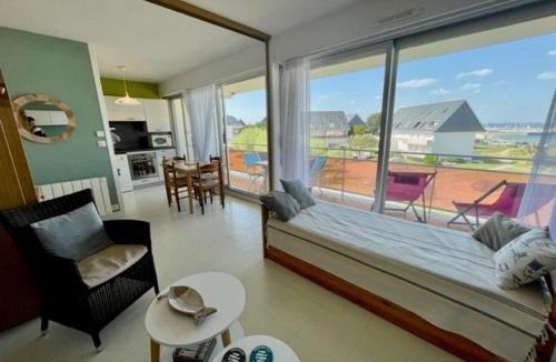 Quiberon Apartment | Studio rénové, balcon, animaux admis, parking - FR-1-478-1