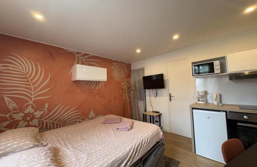 Saint-Jacques - Nazareth Apartment | Studio rénové - Tram & centre - Parking gratuit