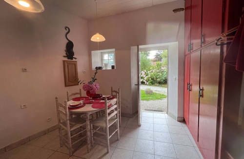 Cosqueville Apartment | Studio Rouge a la Prefontainerie