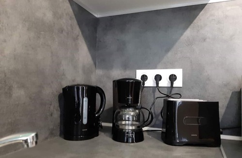 Noisy-sur-Ecole Apartment | Studio sleeping up to 4 in Forêt des 3 Pignons