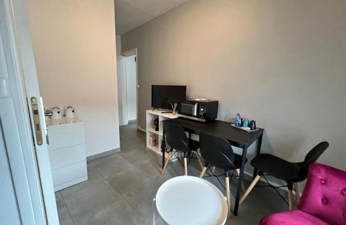 Meaux Apartment | Studio SN8 - Centre-Ville Meaux - Proche Disneyland