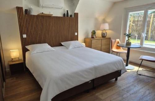 Cepoy Apartment | studio tout equipé avec sauna hammam jacuzzi privatifs