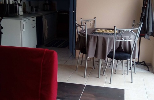 Creuzier-le-Vieux Apartment | Studio Vichy- Creuzier le Vieux, quiet environment