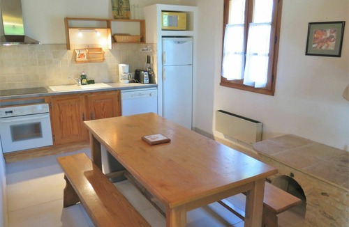 Blanquefort-sur-Briolance House | Stunning private villa for 4 people with WIFI, private pool, TV, terrace and pets allowed