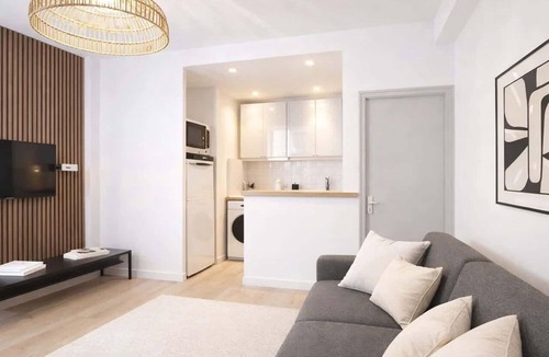 Passy Apartment | Stunning flat with lift - Eiifel Tower & Trocadero
