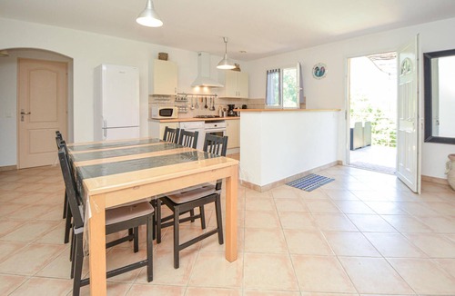 Bordezac House | Stunning home in Bordezac with WiFi