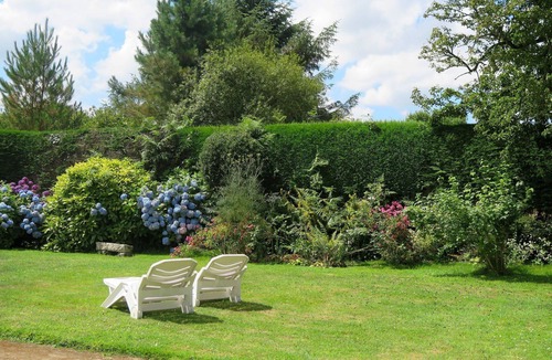 Sizun Villa | Stunning private villa for 5 guests with WIFI, TV and pets allowed