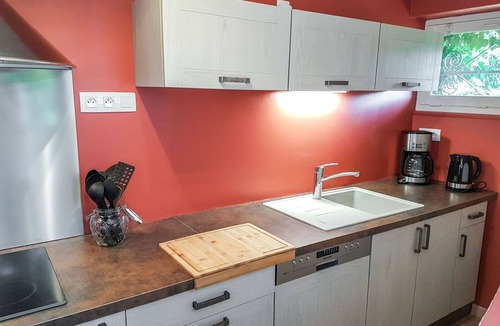 Turenne Villa | Stunning private villa for 4 people with WIFI, TV, terrace and pets allowed