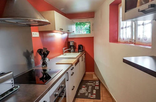 Turenne Villa | Stunning private villa for 4 people with WIFI, TV, terrace and pets allowed