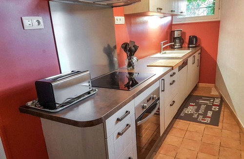 Turenne Villa | Stunning private villa for 4 people with WIFI, TV, terrace and pets allowed